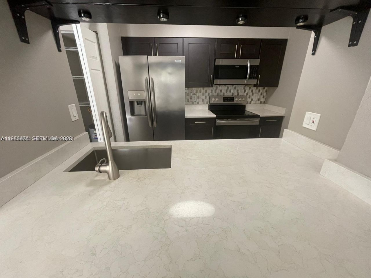 2811 N Oakland Forest Dr , Unit 110, Oakland Park, FL 33309 Photo