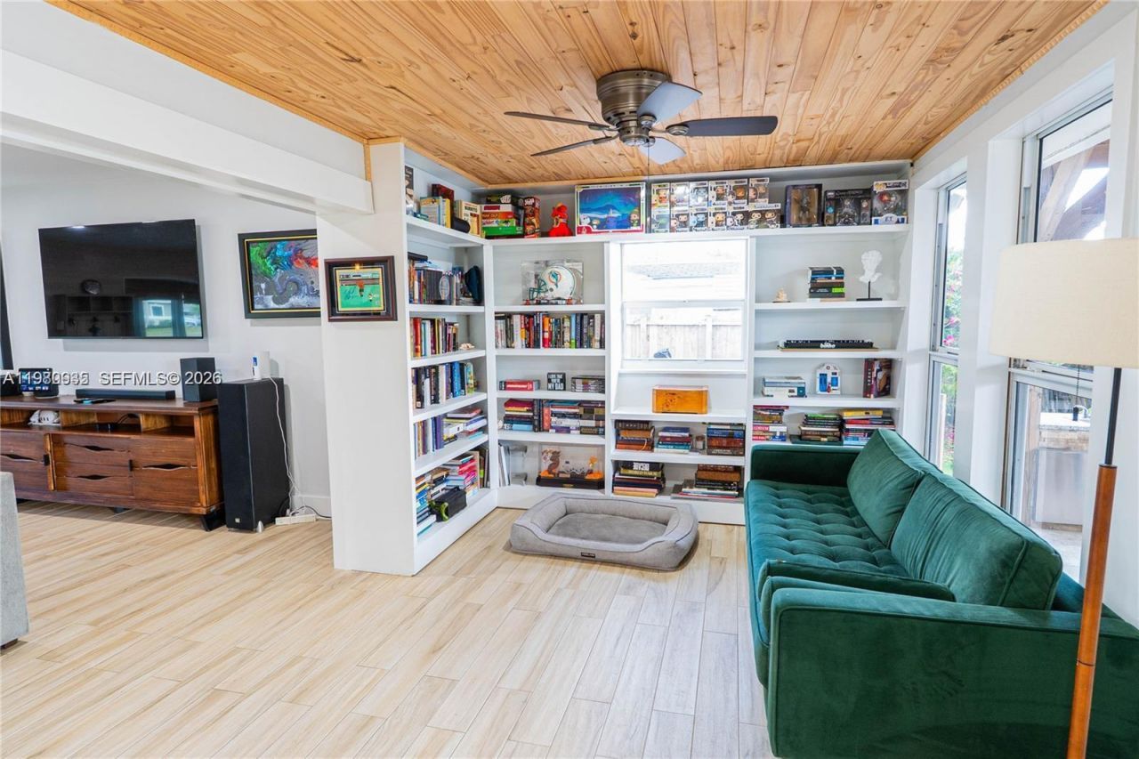 1304 N 40th Ave , Hollywood, FL 33021 Photo