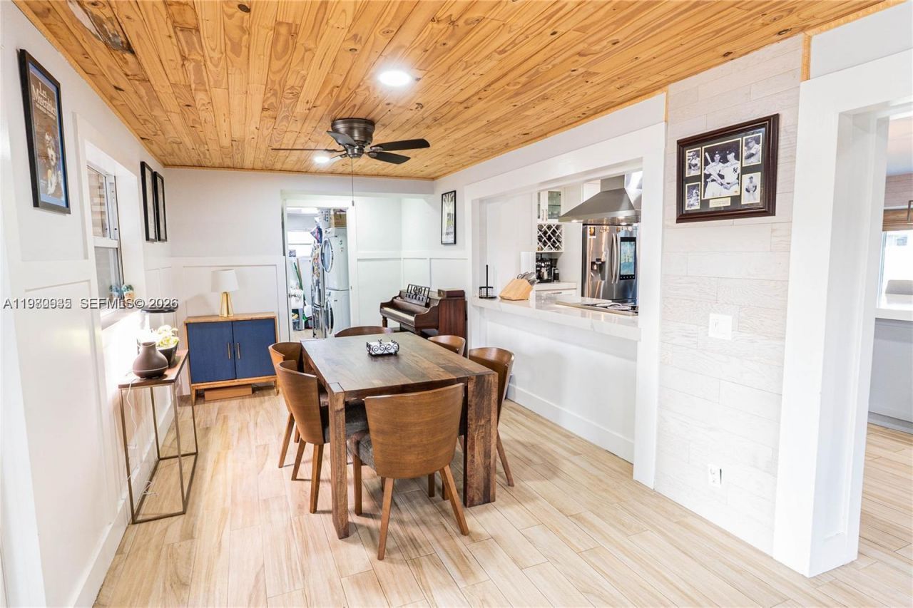 1304 N 40th Ave , Hollywood, FL 33021 Photo