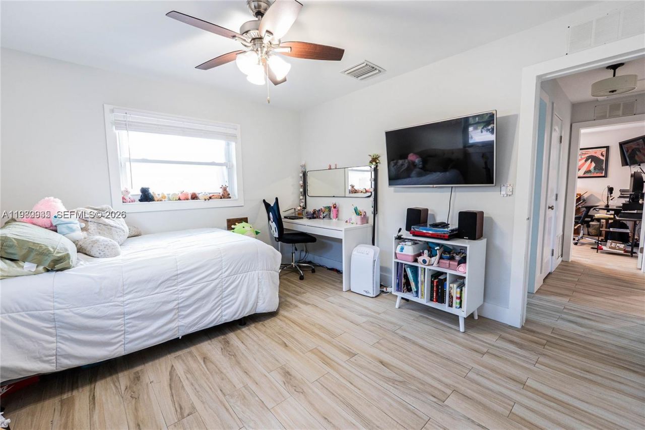 1304 N 40th Ave , Hollywood, FL 33021 Photo