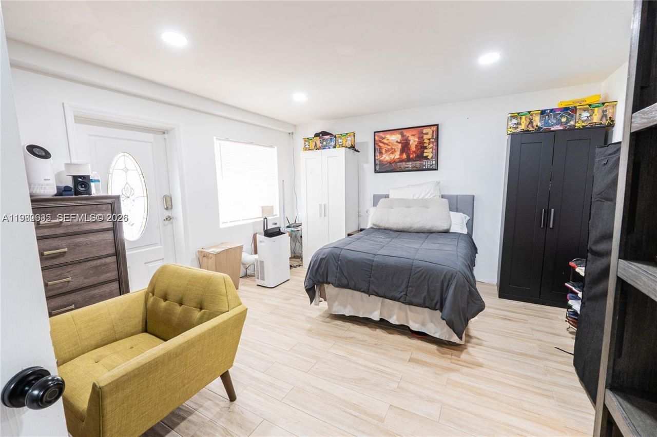 1304 N 40th Ave , Hollywood, FL 33021 Photo