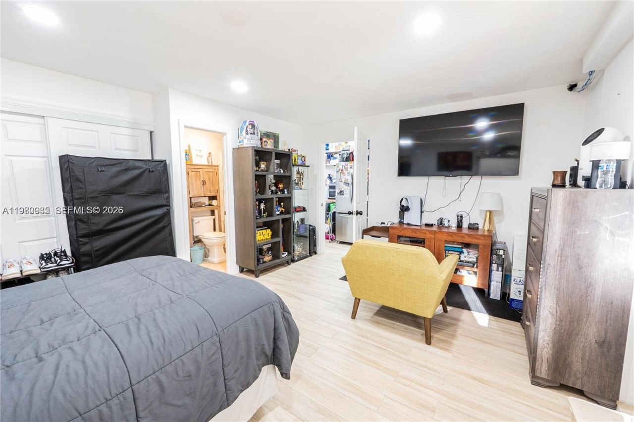 1304 N 40th Ave , Hollywood, FL 33021 Photo