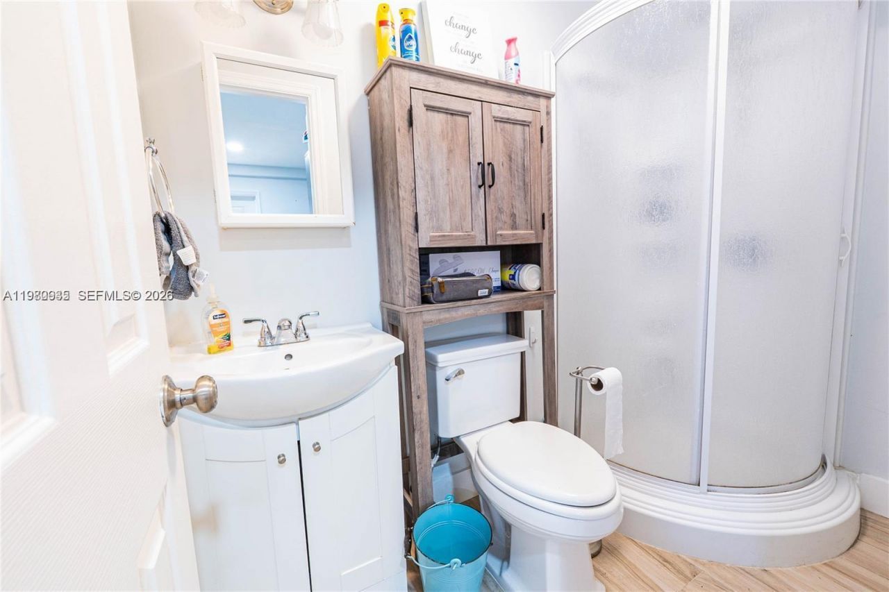 1304 N 40th Ave , Hollywood, FL 33021 Photo