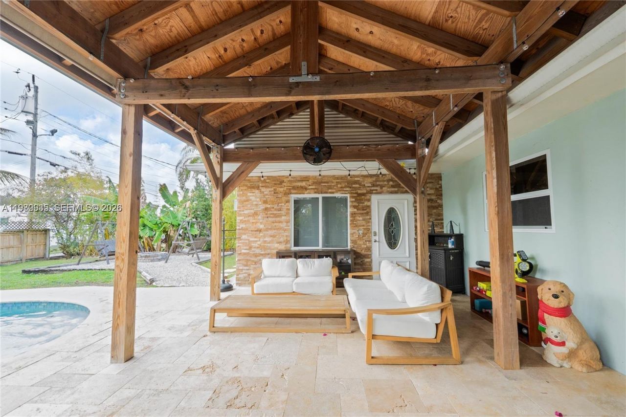 1304 N 40th Ave , Hollywood, FL 33021 Photo