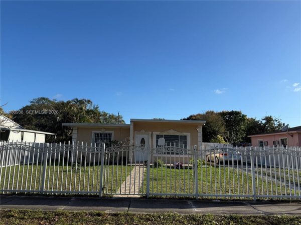 840 NW 130th St , North Miami, FL 33168