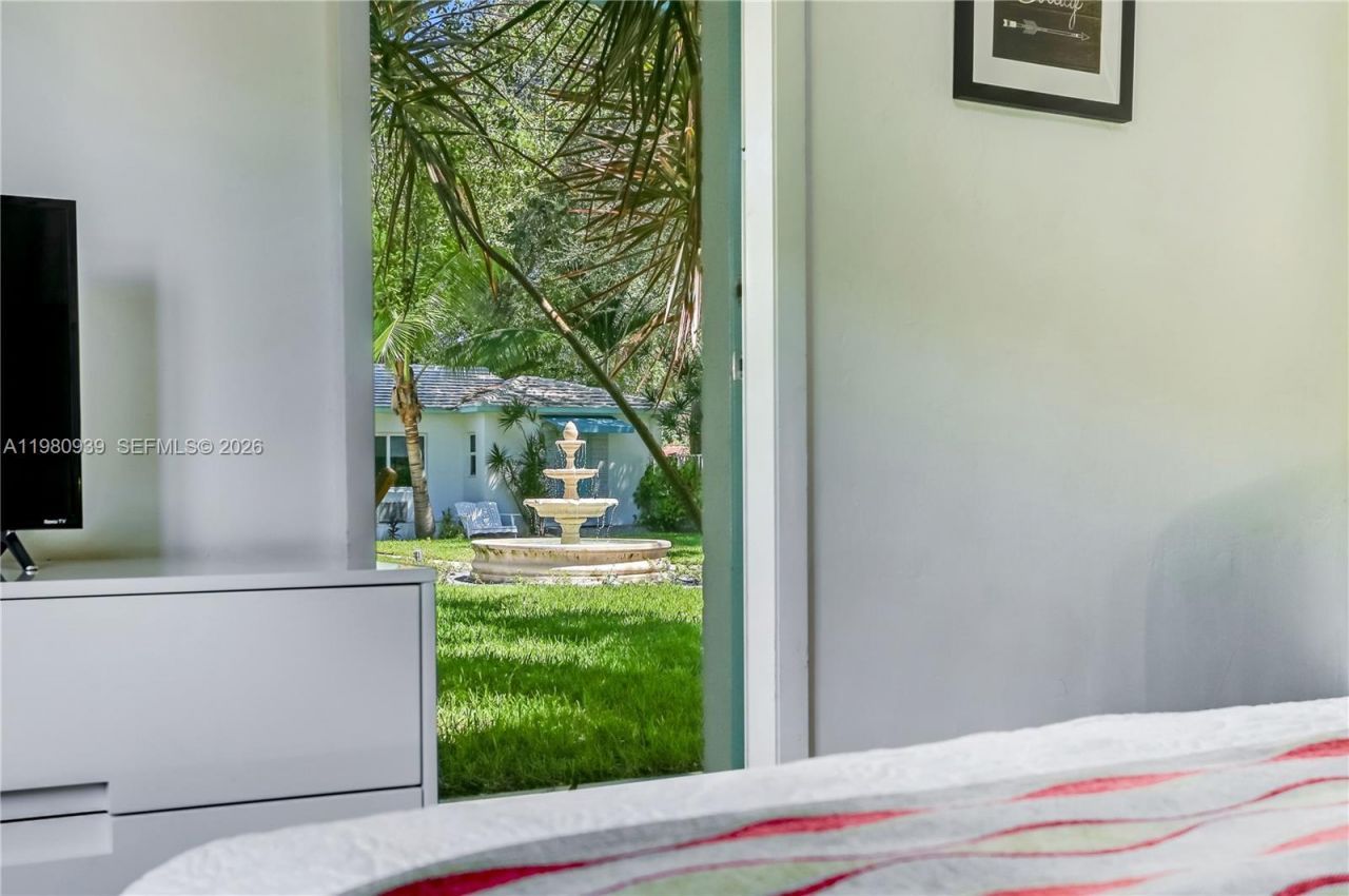 8826 NE 2nd Avenue , Unit 8826, El Portal, FL 33138 Photo