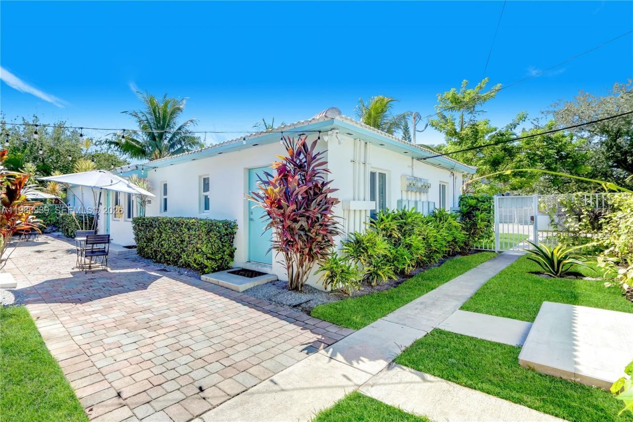 8826 NE 2nd Avenue , Unit 8826, El Portal, FL 33138 Photo