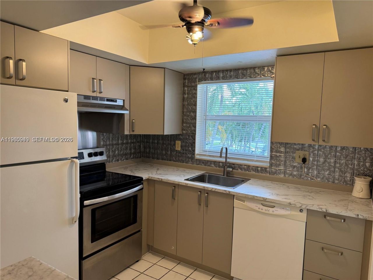 100 SE 6th Ave , Unit 207, Pompano Beach, FL 33060 Photo