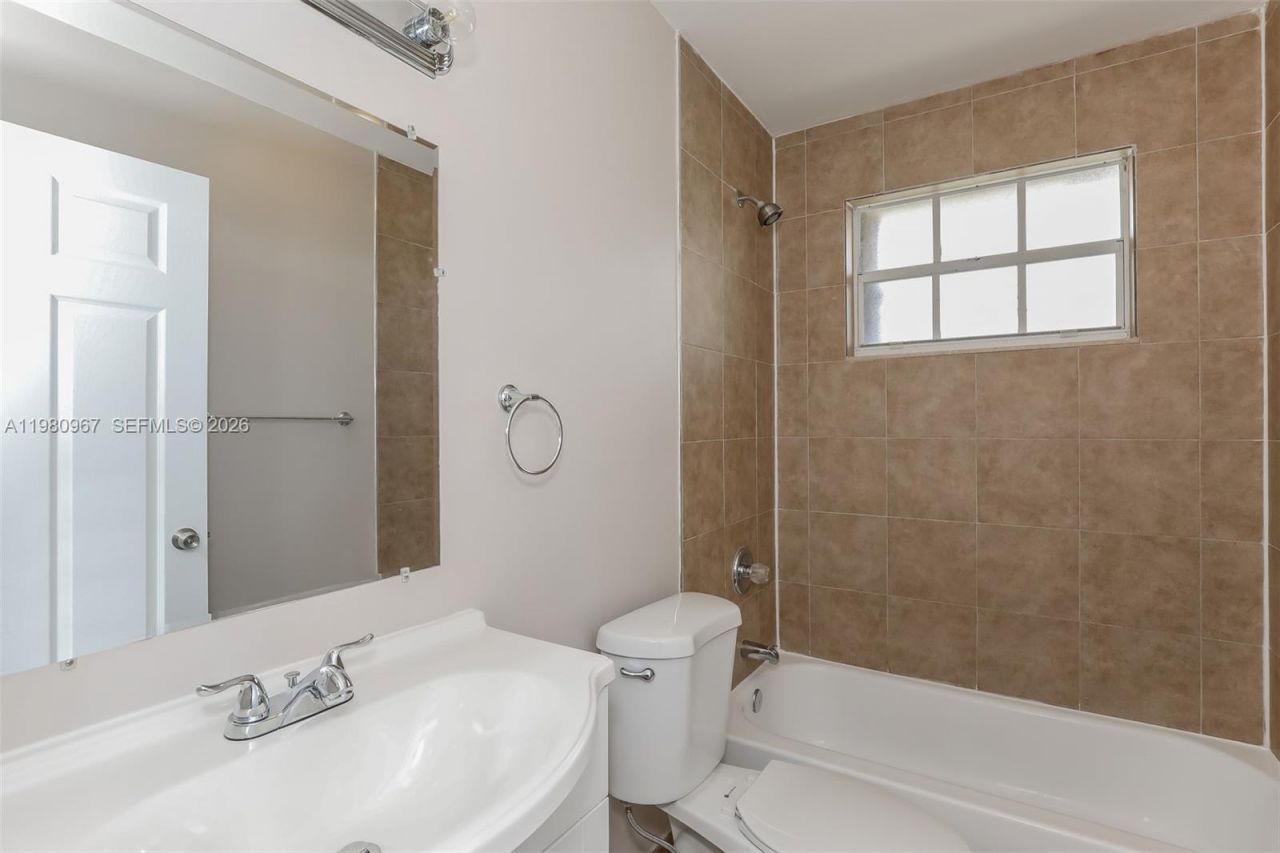 809 SW 8th Ave, Hallandale Beach, FL 33009 Photo