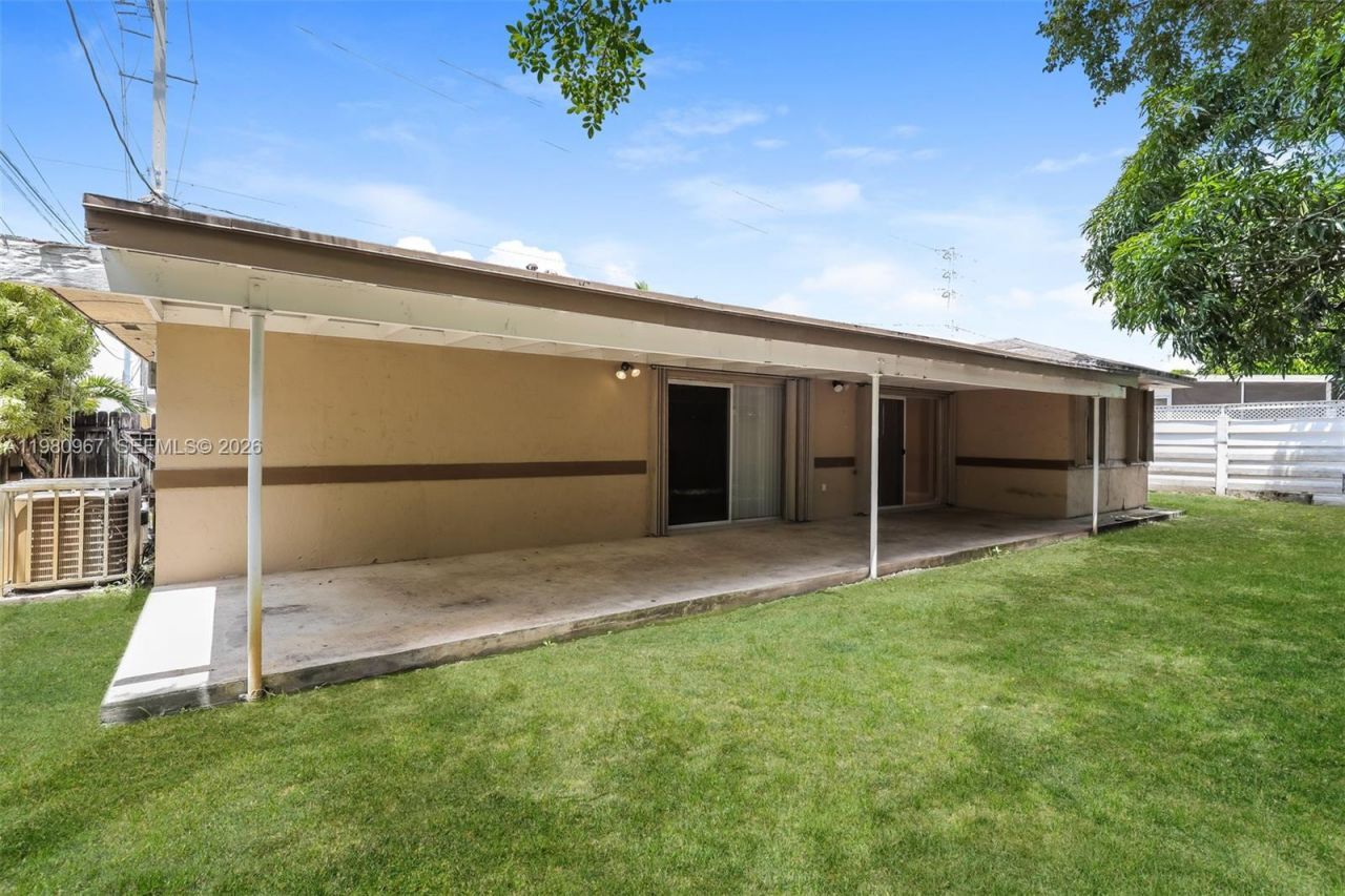 809 SW 8th Ave, Hallandale Beach, FL 33009 Photo