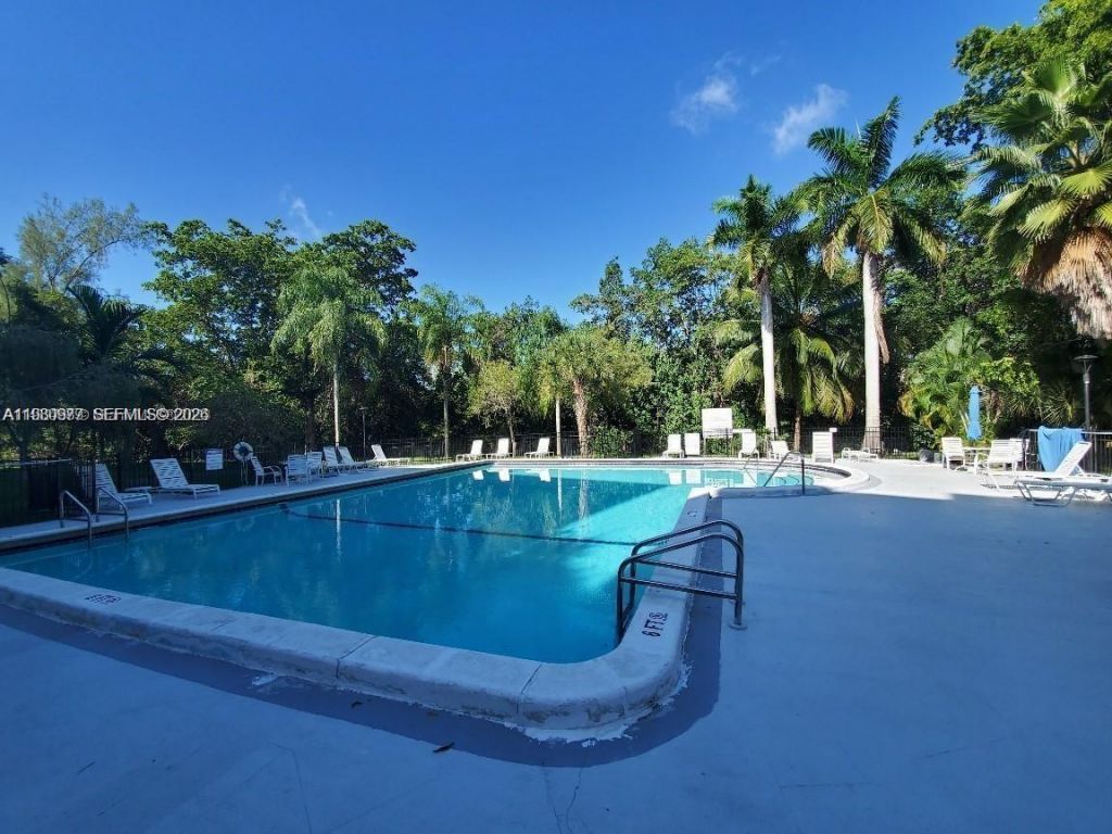 17890 W Dixie Hwy , Unit 501, North Miami Beach, FL 33160 Photo