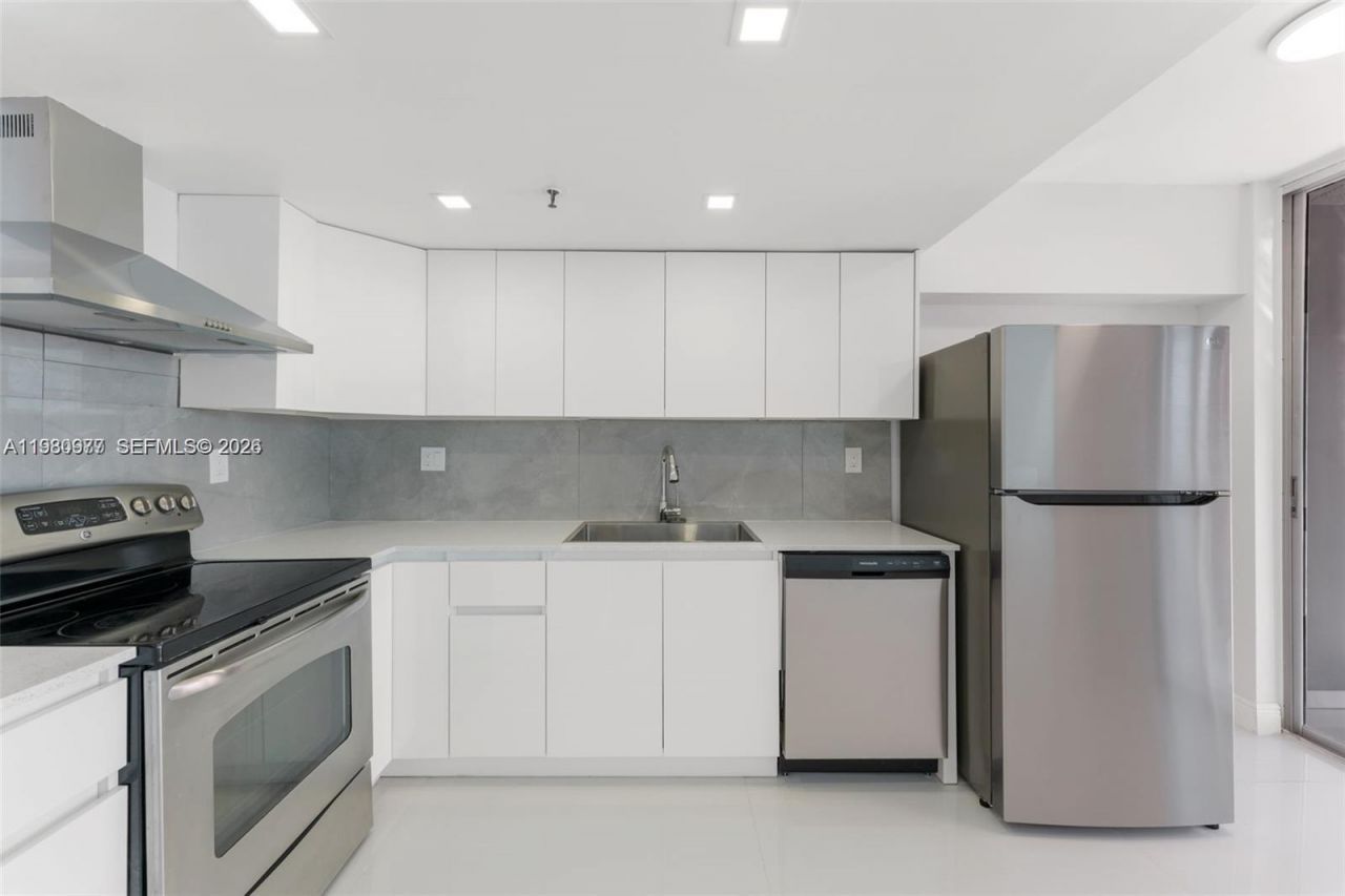 17890 W Dixie Hwy , Unit 501, North Miami Beach, FL 33160 Photo