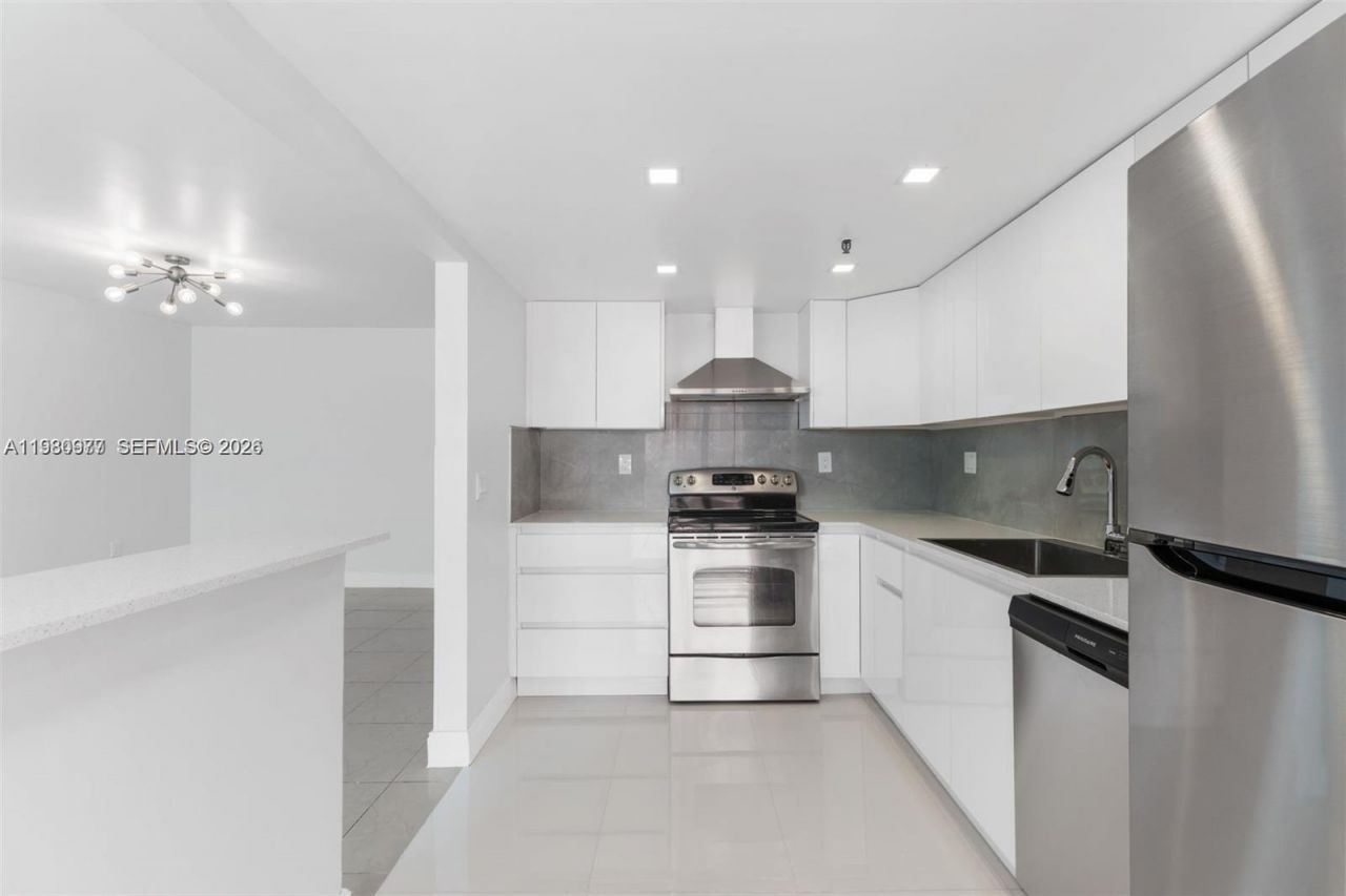 17890 W Dixie Hwy , Unit 501, North Miami Beach, FL 33160 Photo