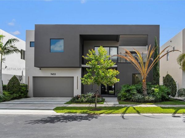7453 NW 100th Ct , Doral, FL 33178