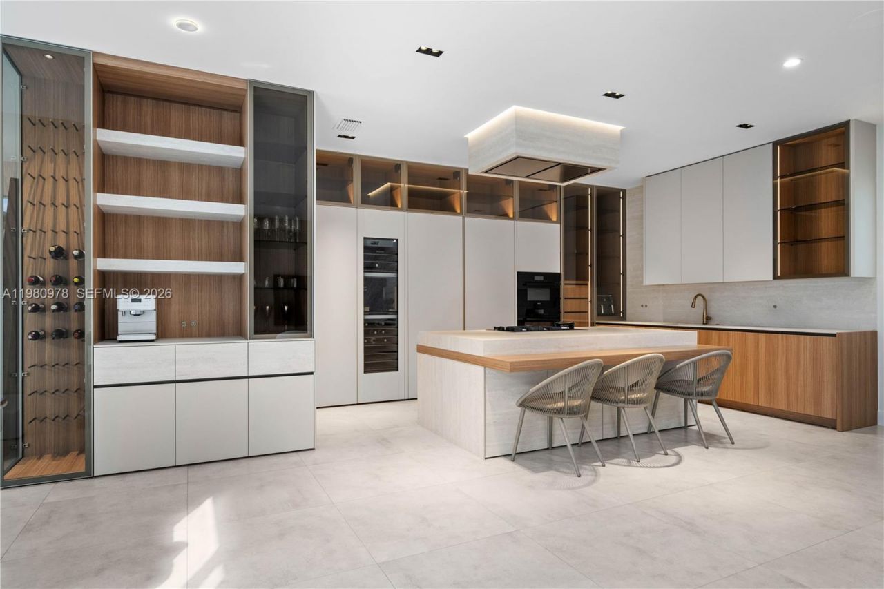 7453 NW 100th Ct, Doral, FL 33178 Photo