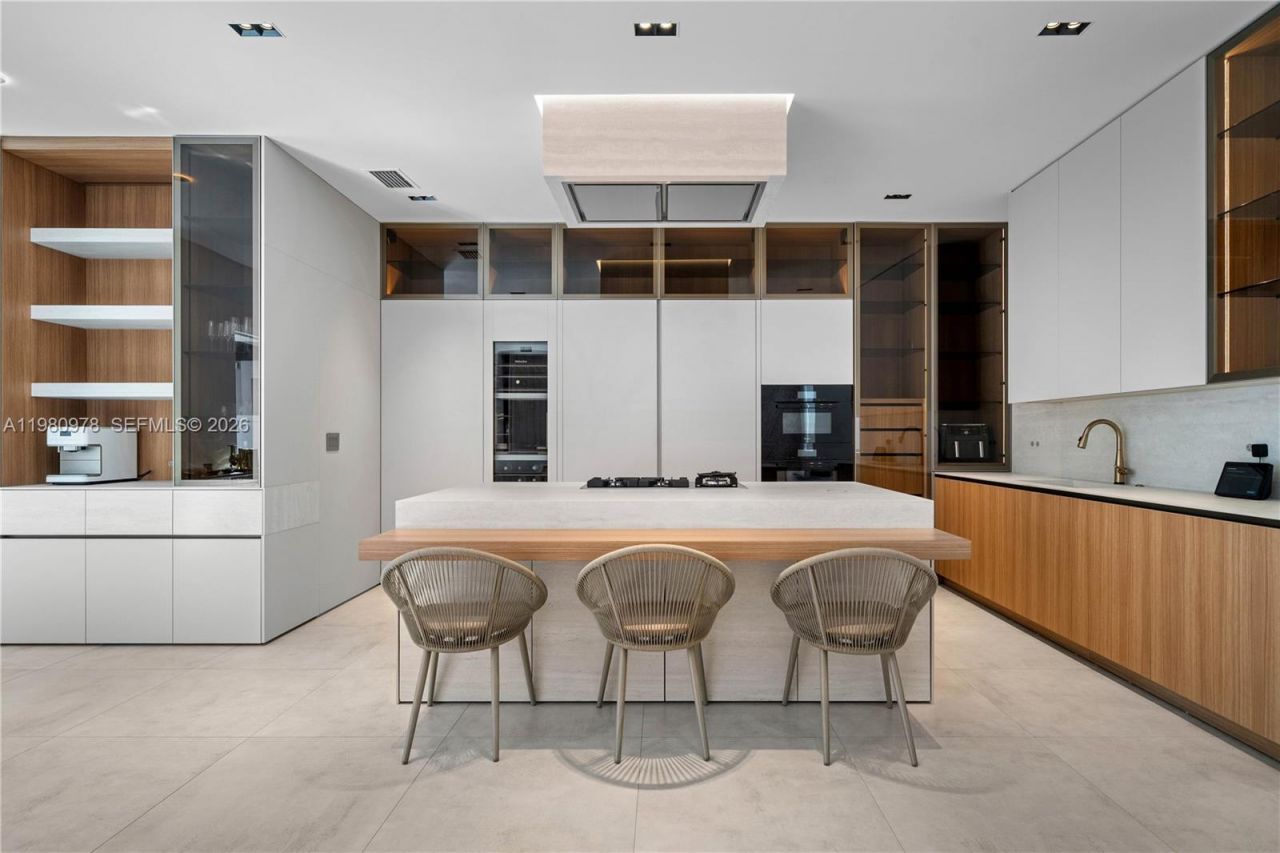 7453 NW 100th Ct, Doral, FL 33178 Photo