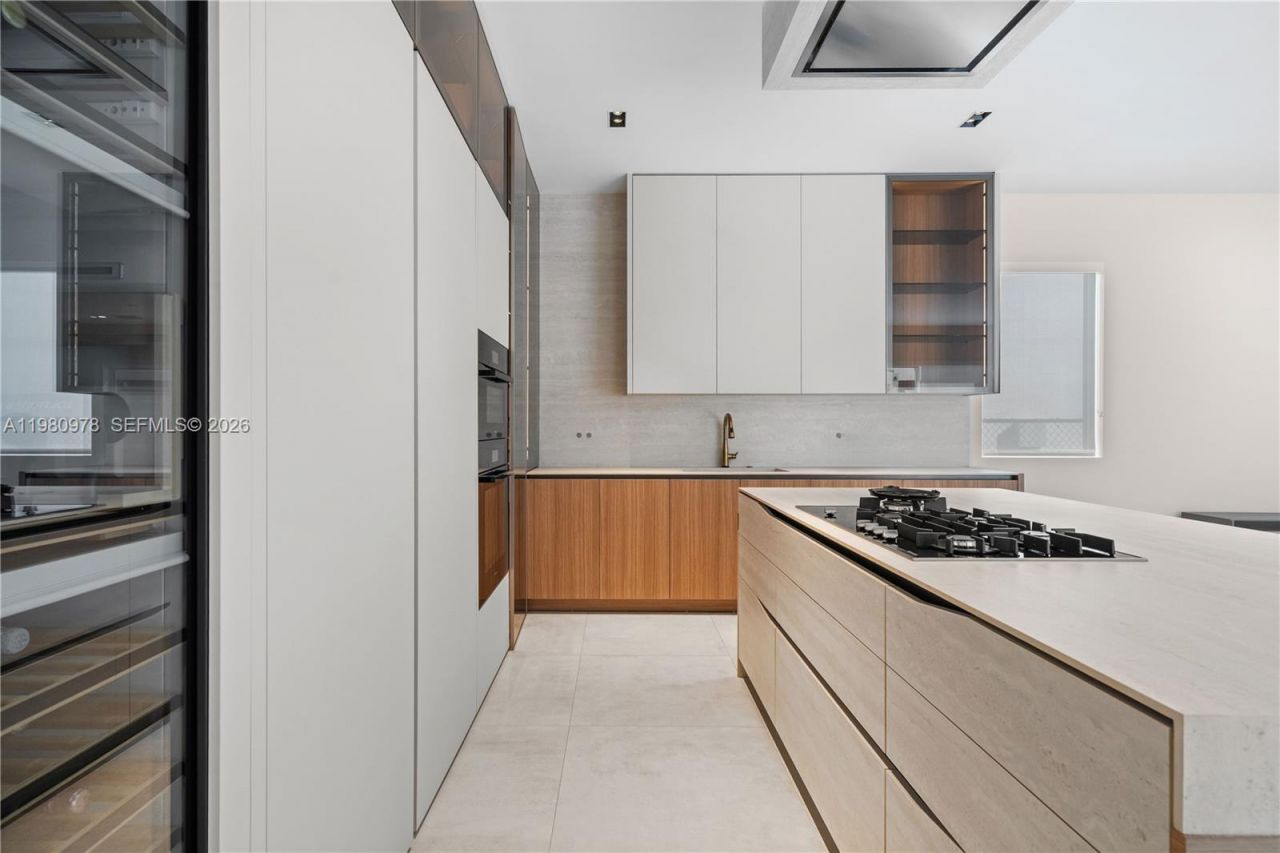 7453 NW 100th Ct, Doral, FL 33178 Photo