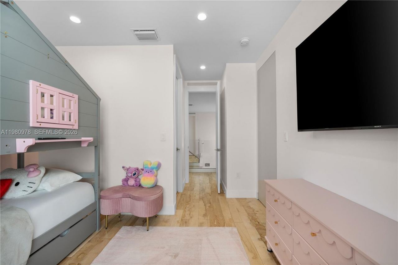 7453 NW 100th Ct, Doral, FL 33178 Photo