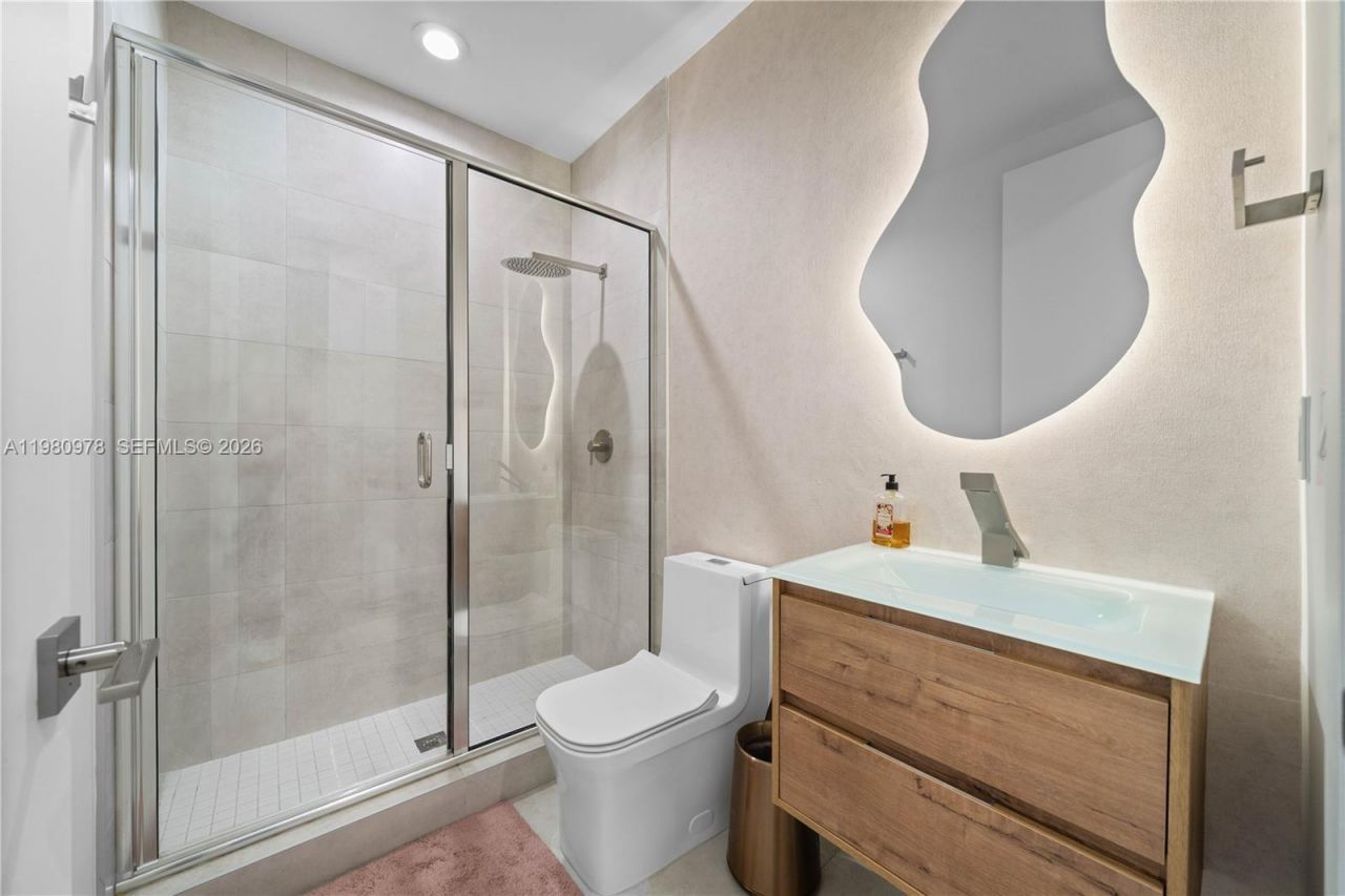 7453 NW 100th Ct, Doral, FL 33178 Photo