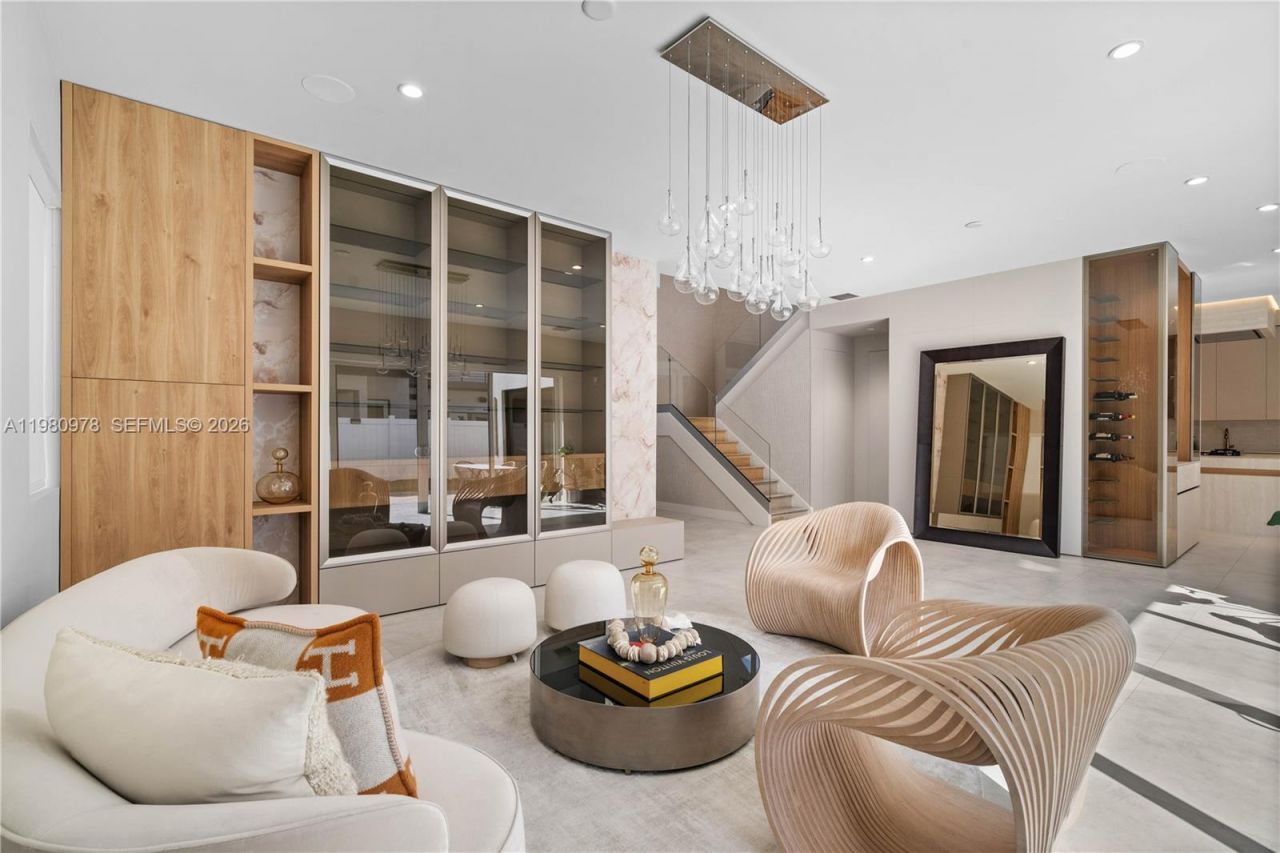 7453 NW 100th Ct, Doral, FL 33178 Photo