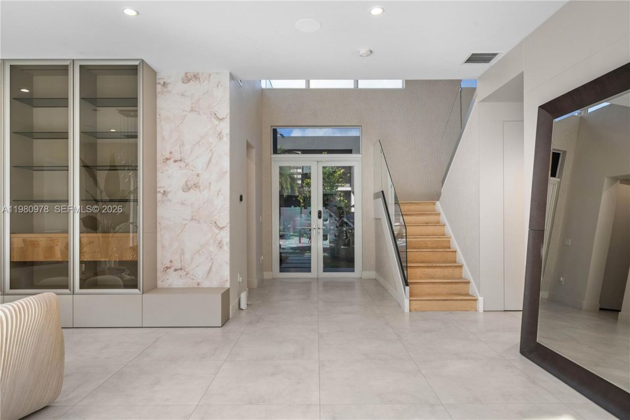 7453 NW 100th Ct, Doral, FL 33178 Photo