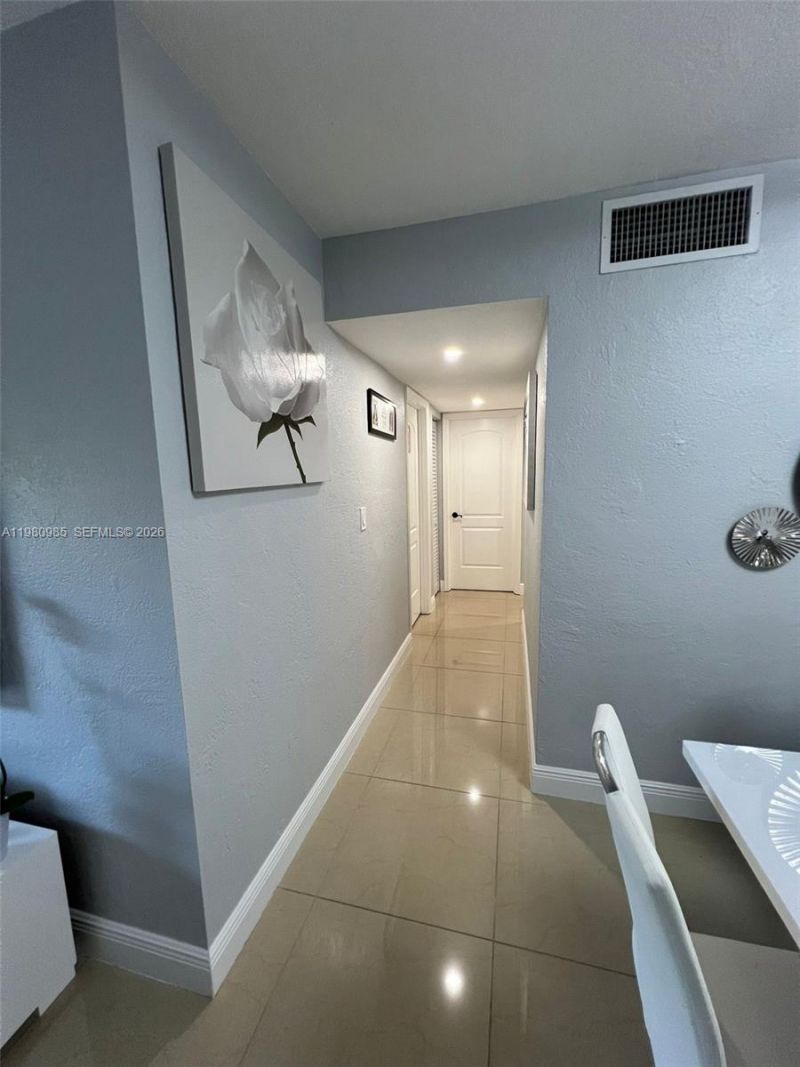 13715 Kendale Lakes Cir, Unit A-304, Miami, FL 33183 Photo