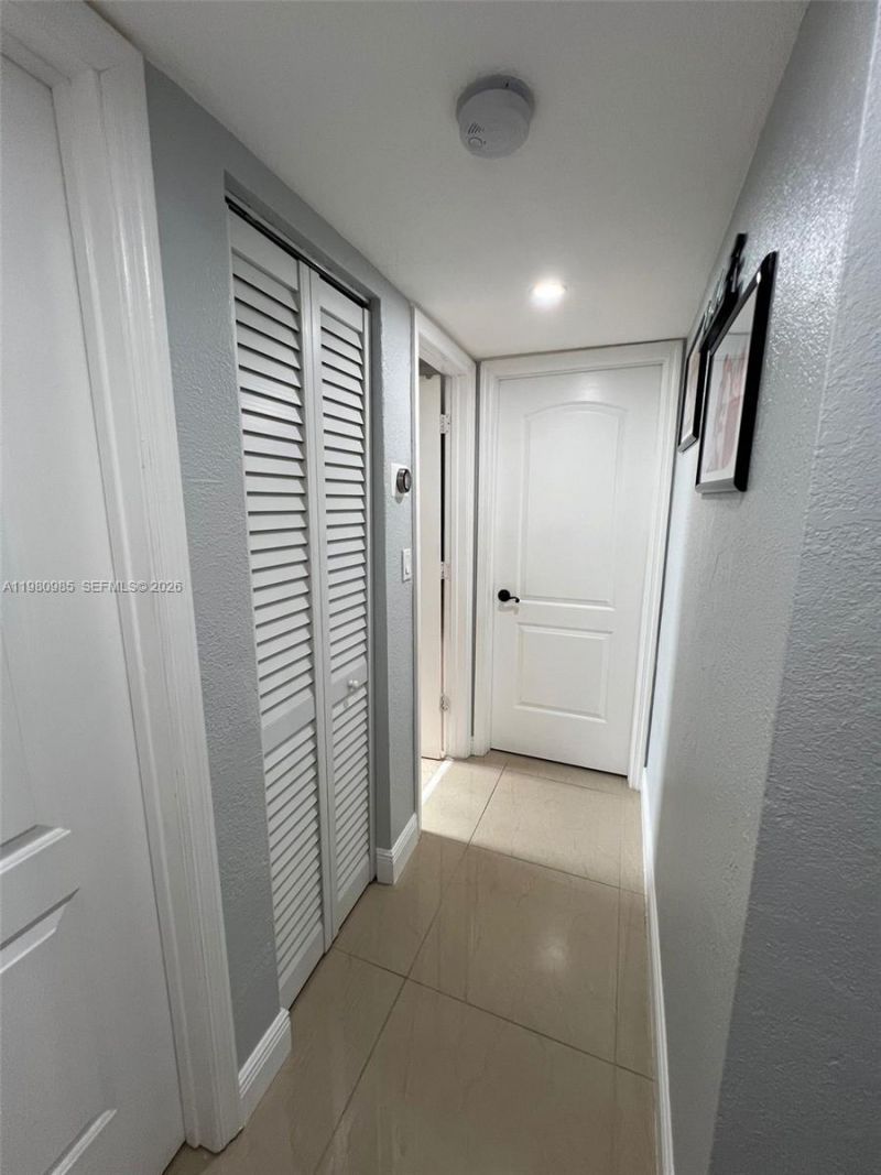 13715 Kendale Lakes Cir, Unit A-304, Miami, FL 33183 Photo