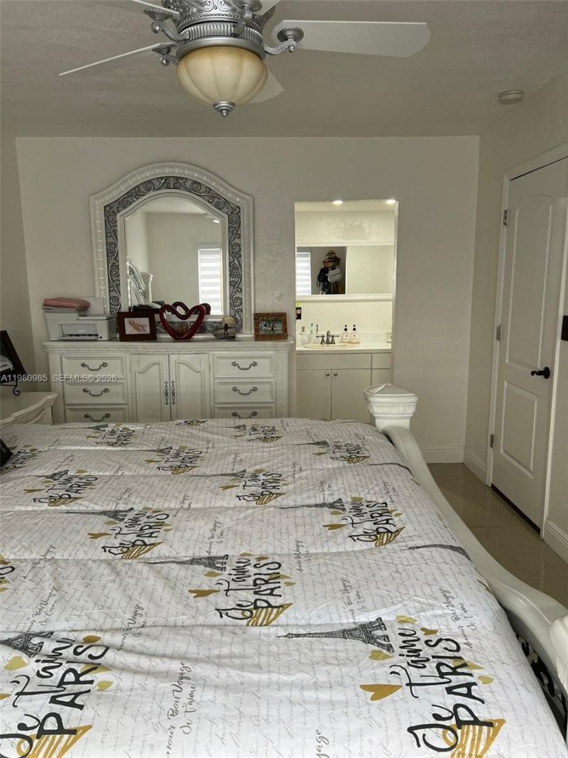 13715 Kendale Lakes Cir, Unit A-304, Miami, FL 33183 Photo