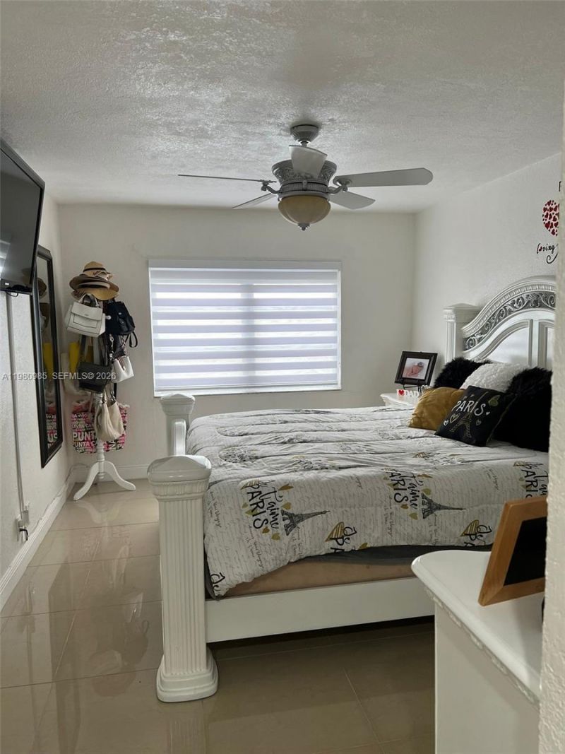 13715 Kendale Lakes Cir, Unit A-304, Miami, FL 33183 Photo