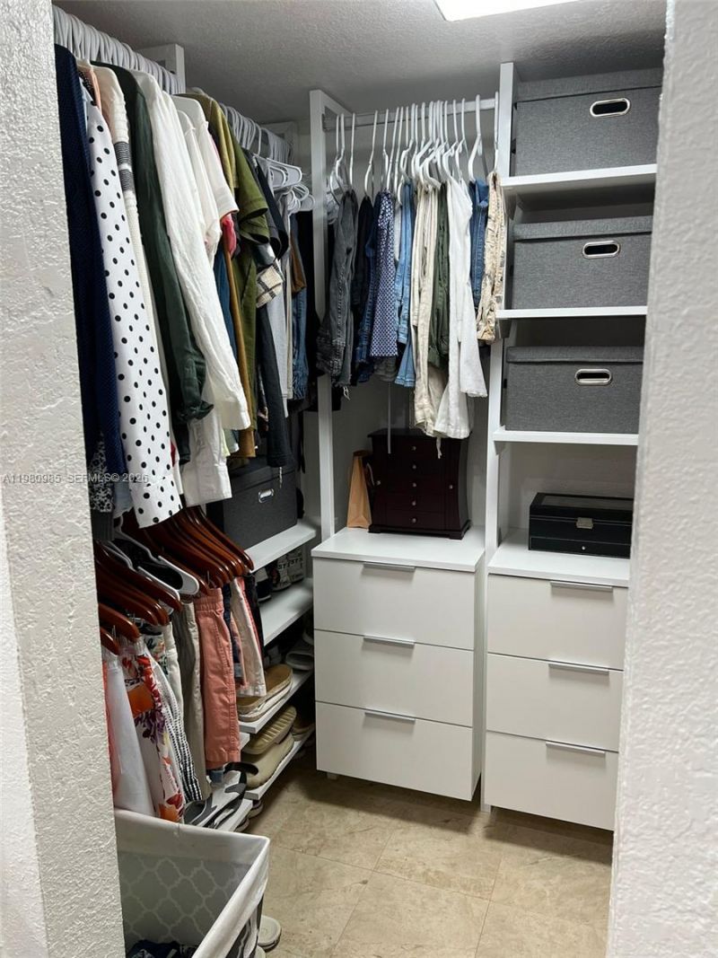 13715 Kendale Lakes Cir, Unit A-304, Miami, FL 33183 Photo