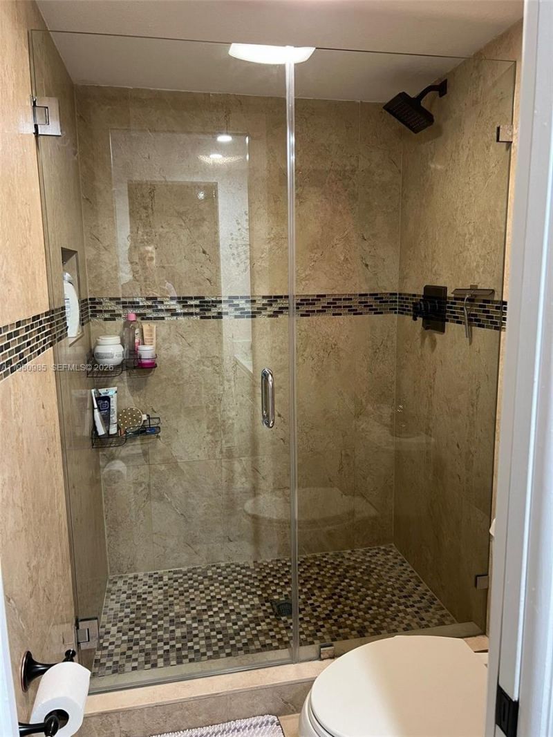 13715 Kendale Lakes Cir, Unit A-304, Miami, FL 33183 Photo