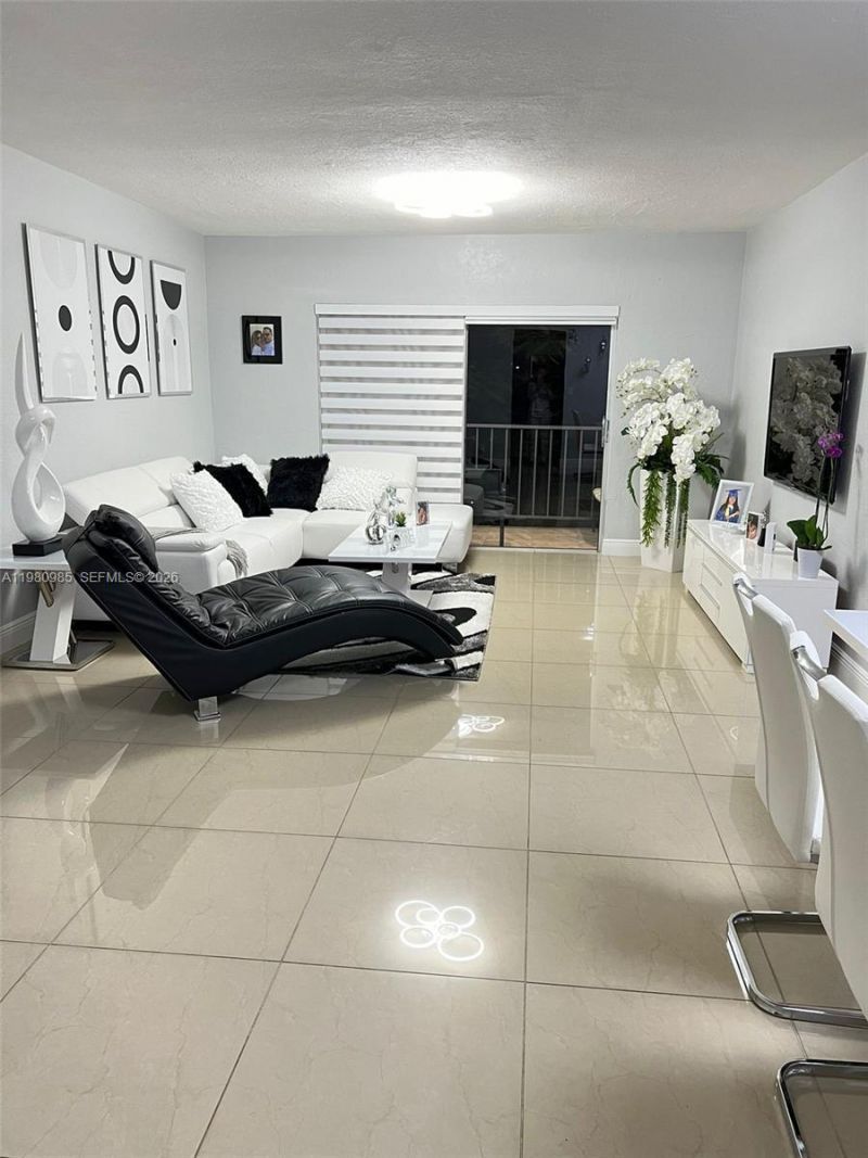 13715 Kendale Lakes Cir, Unit A-304, Miami, FL 33183 Photo