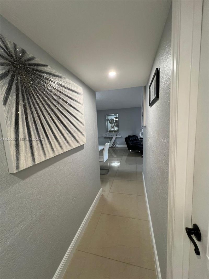 13715 Kendale Lakes Cir, Unit A-304, Miami, FL 33183 Photo