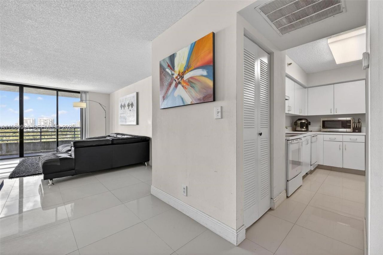 3300 NE 192nd St, Unit 1611, Aventura, FL 33180 Photo