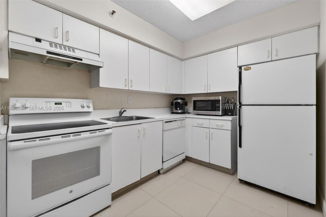 3300 NE 192nd St, Unit 1611, Aventura, FL 33180 Photo