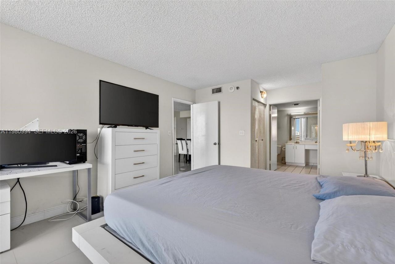 3300 NE 192nd St, Unit 1611, Aventura, FL 33180 Photo