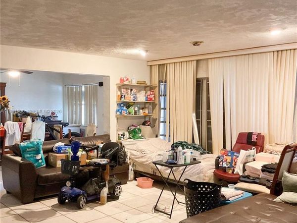 2515 SW 44th Ave , West Park, FL 33023