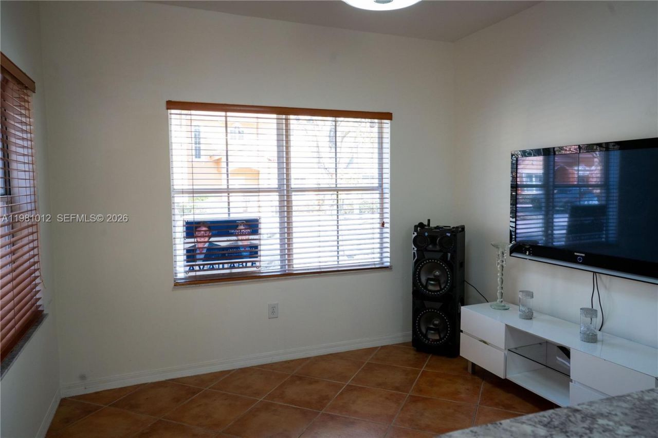 8520 NW 139 Ter, Unit 1607, Miami, FL 33150 Photo