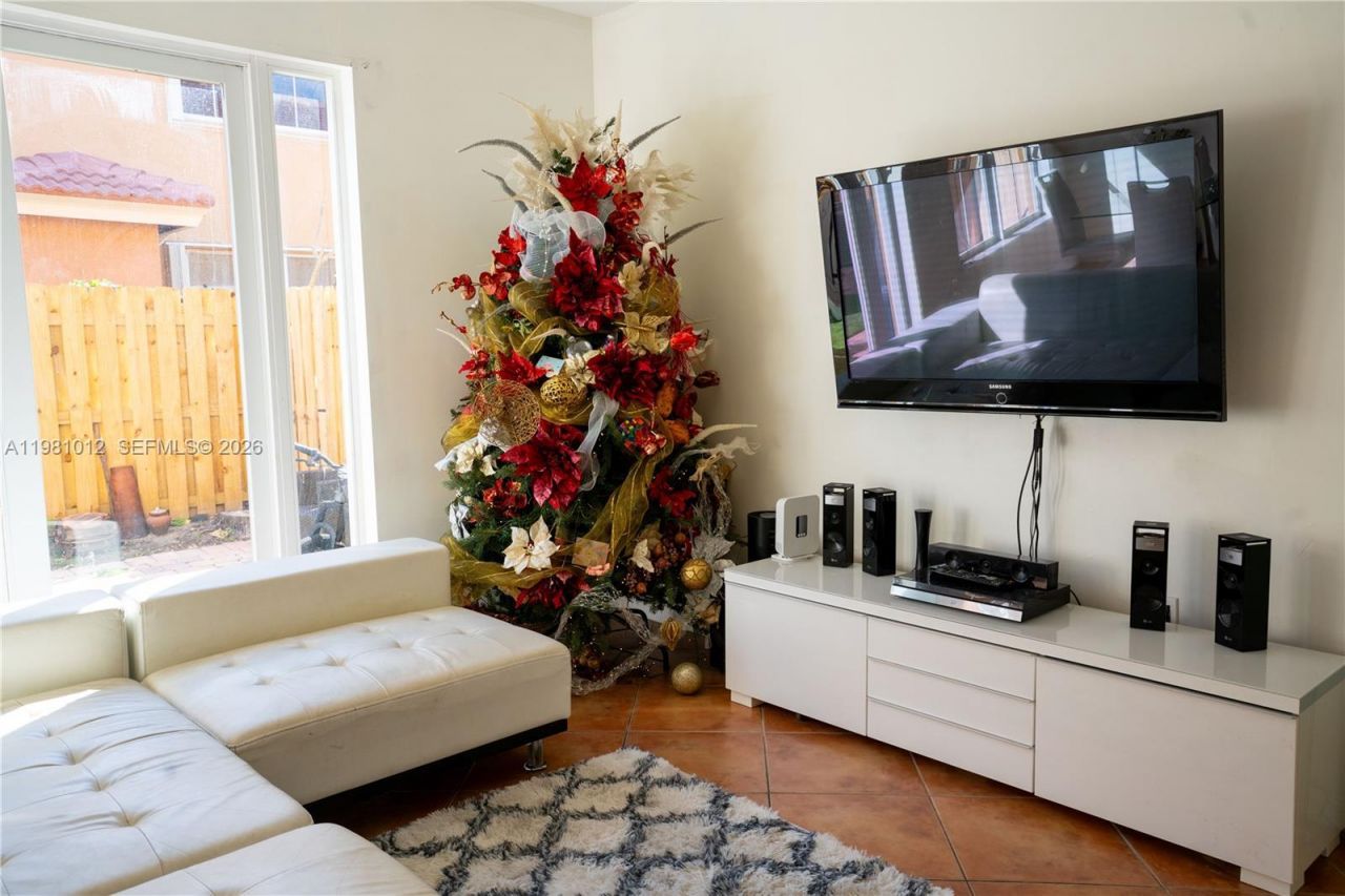 8520 NW 139 Ter, Unit 1607, Miami, FL 33150 Photo