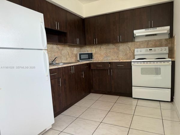 1445 W 28th St , Unit 6, Hialeah, FL 33010