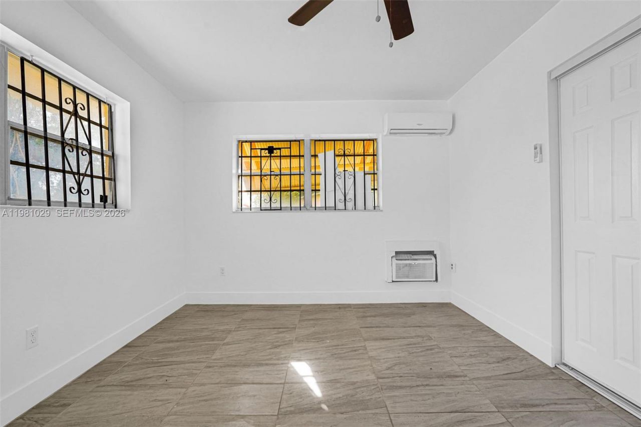 14600 NE 14th Ave , Unit 1, Miami, FL 33161 Photo