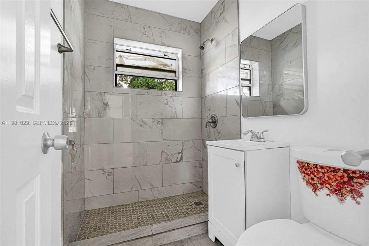 14600 NE 14th Ave , Unit 1, Miami, FL 33161 Photo