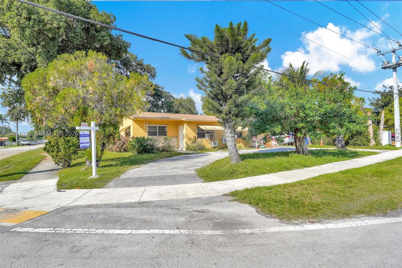 14600 NE 14th Ave , Unit 1, Miami, FL 33161 Photo