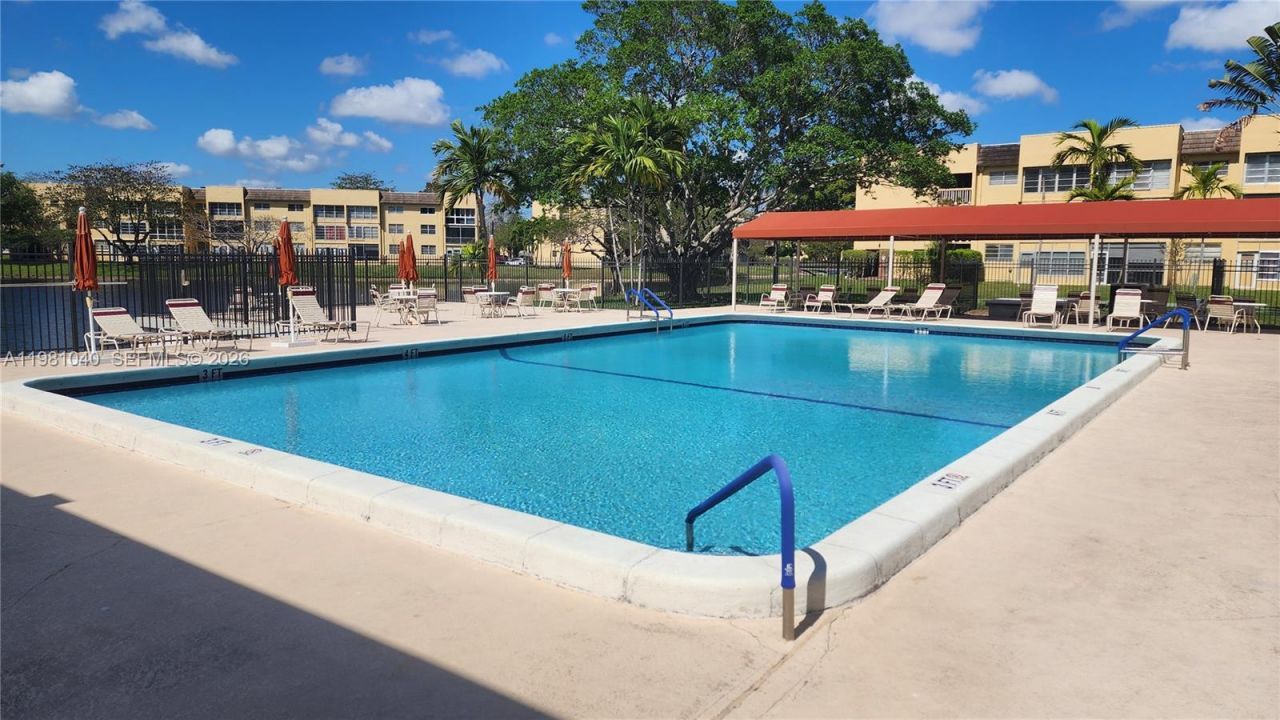 5750 NW 64th Ave, Unit 208, Tamarac, FL 33319 Photo