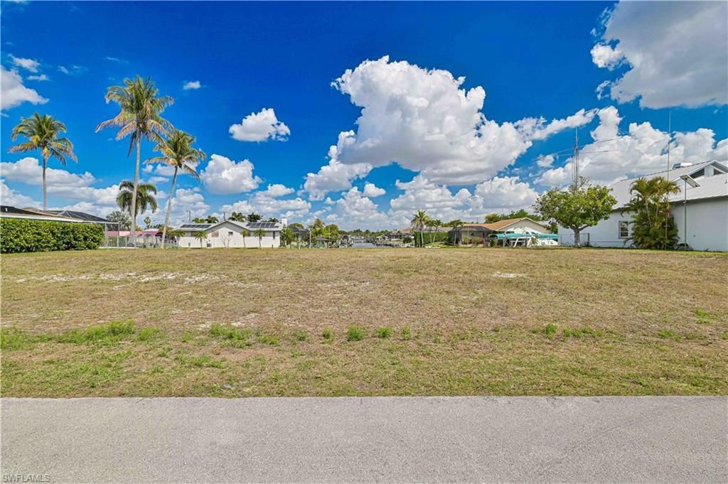1025 SE 20th Ave, Cape Coral, FL 33990 Photo