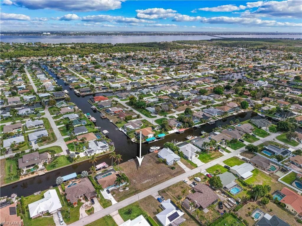 1025 SE 20th Ave, Cape Coral, FL 33990 Photo