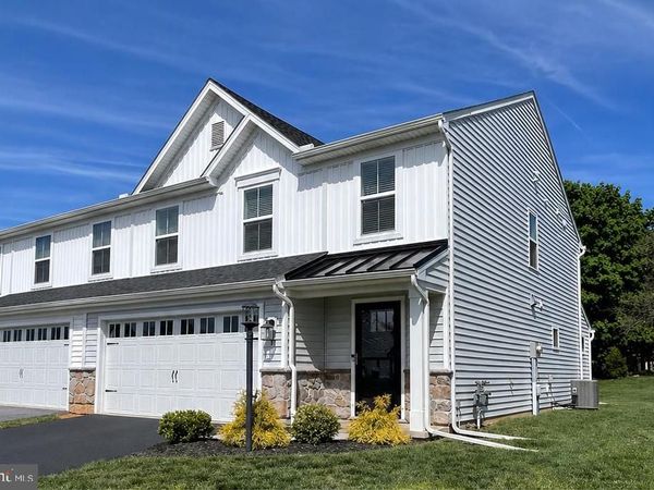 11 SHILLINGTON LANE, CARLISLE, PA 17013