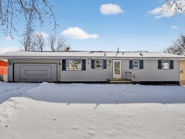 8941 48th Avenue N, New Hope, MN 55428