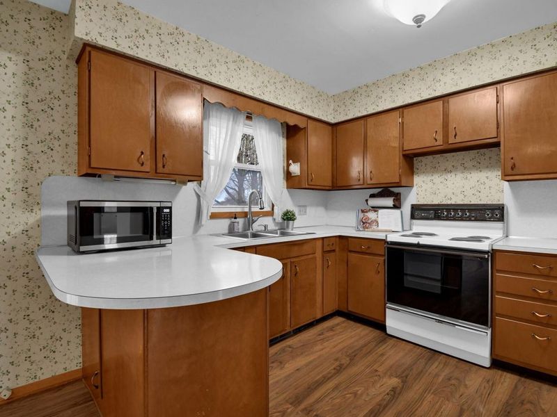 1382 Sherwood Downs E, Newark, OH 43055 Photo 11