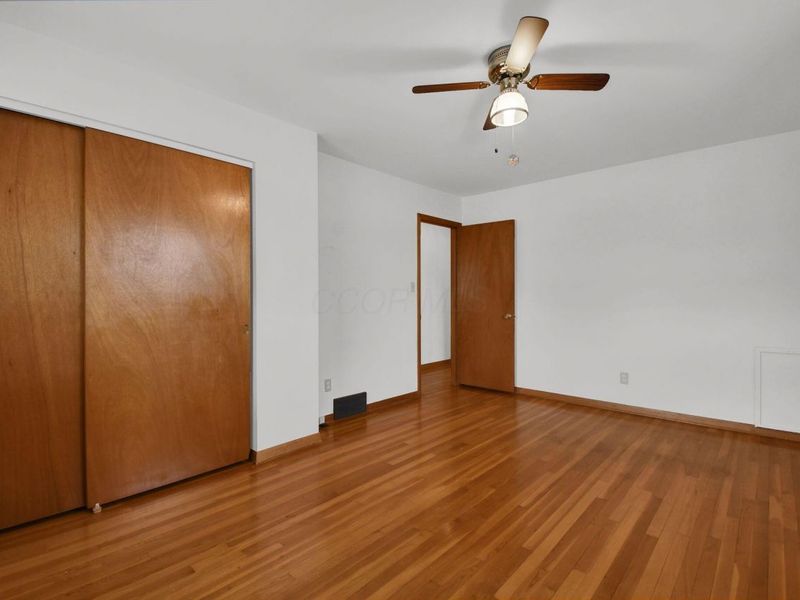 1382 Sherwood Downs E, Newark, OH 43055 Photo 20